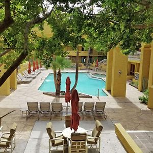 One-Bedroom King Suite Poolside